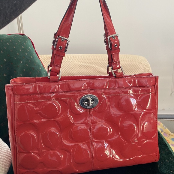 COACH HAMPTON CORAL PATENT LEATHER CARRYALL BAG - Picture 1 of 16